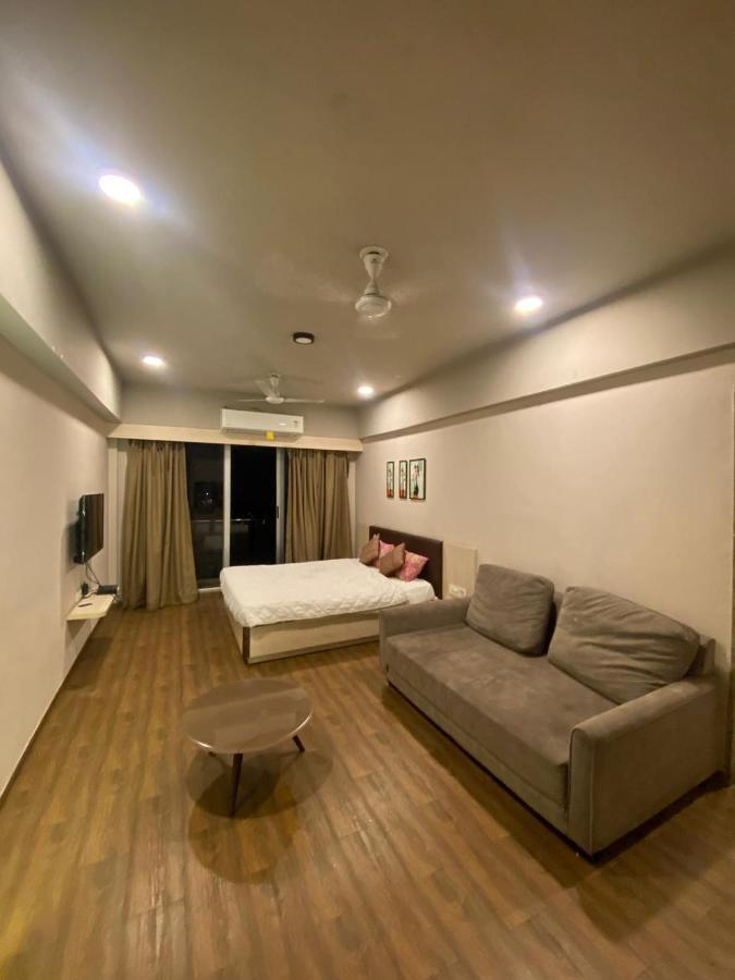 Weekend Address By Honest Homes Surat Exteriör bild